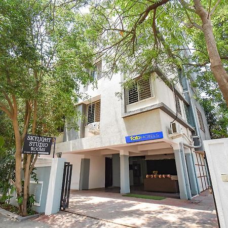 Fabhotel Skylight Studio Rooms - Nr Mcf Camp Pune Exterior photo