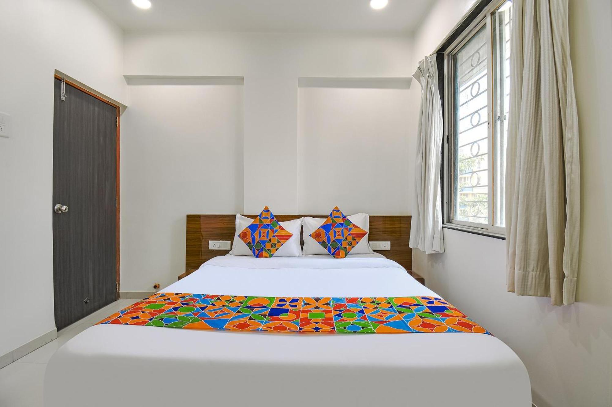 Fabhotel Skylight Studio Rooms - Nr Mcf Camp Pune Exterior photo