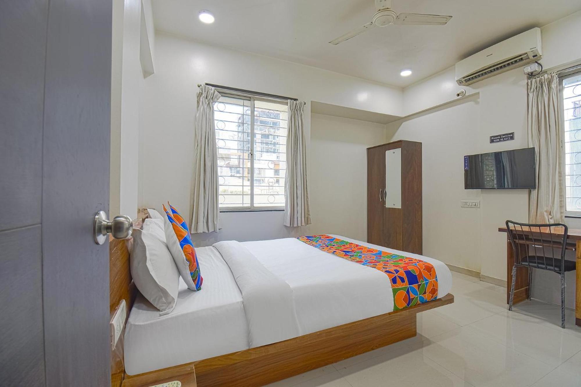 Fabhotel Skylight Studio Rooms - Nr Mcf Camp Pune Exterior photo