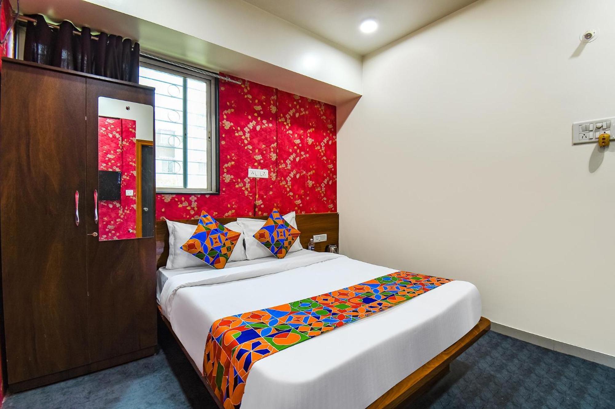 Fabhotel Skylight Studio Rooms - Nr Mcf Camp Pune Exterior photo