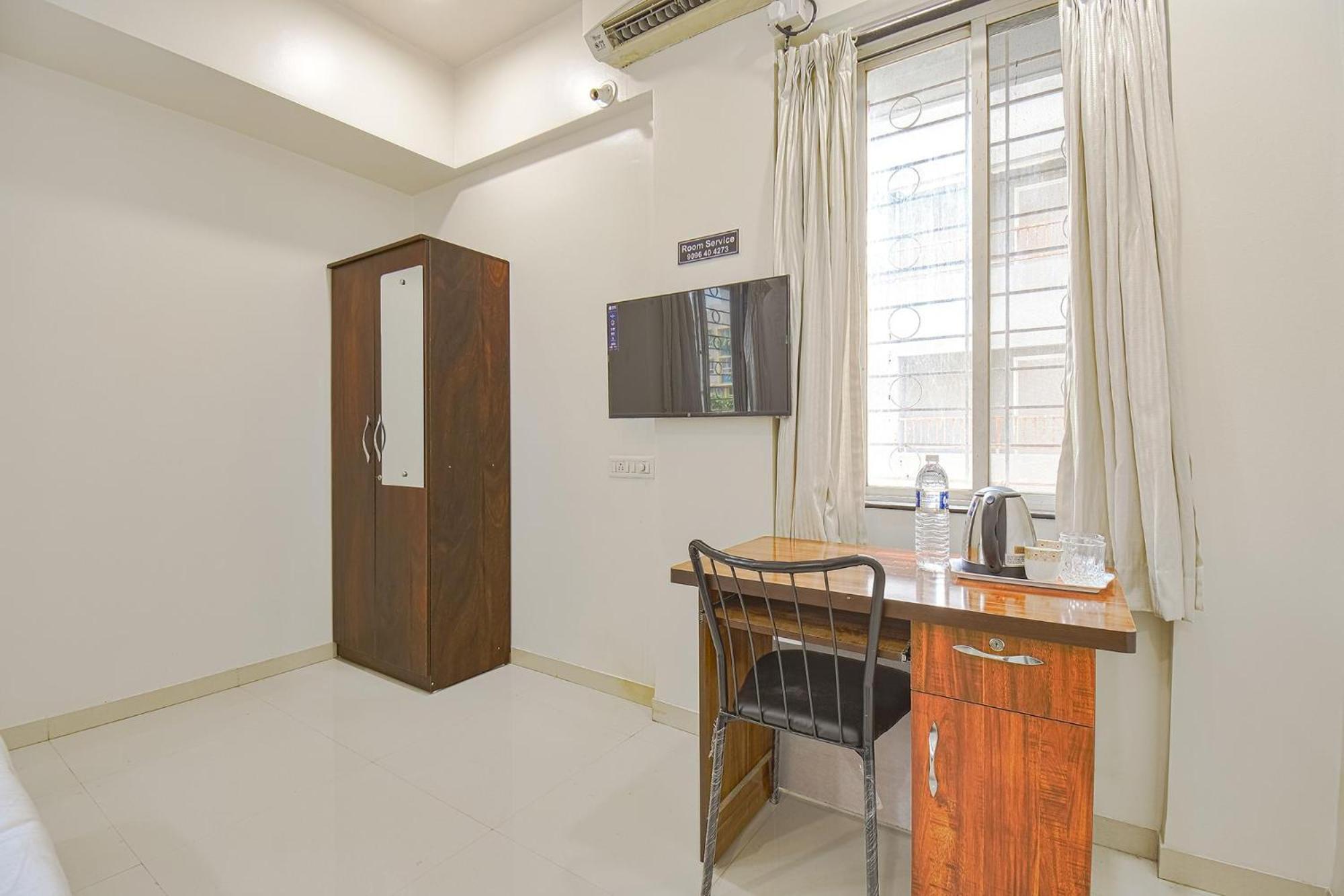 Fabhotel Skylight Studio Rooms - Nr Mcf Camp Pune Exterior photo